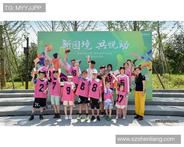 武汉城市马拉松赛中滑板队默契配合展现团队精神与竞技魅力