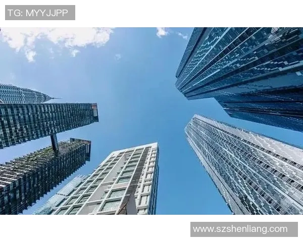 香港01报道：本港房市回暖迹象明显 专家分析楼市未来走势及风险